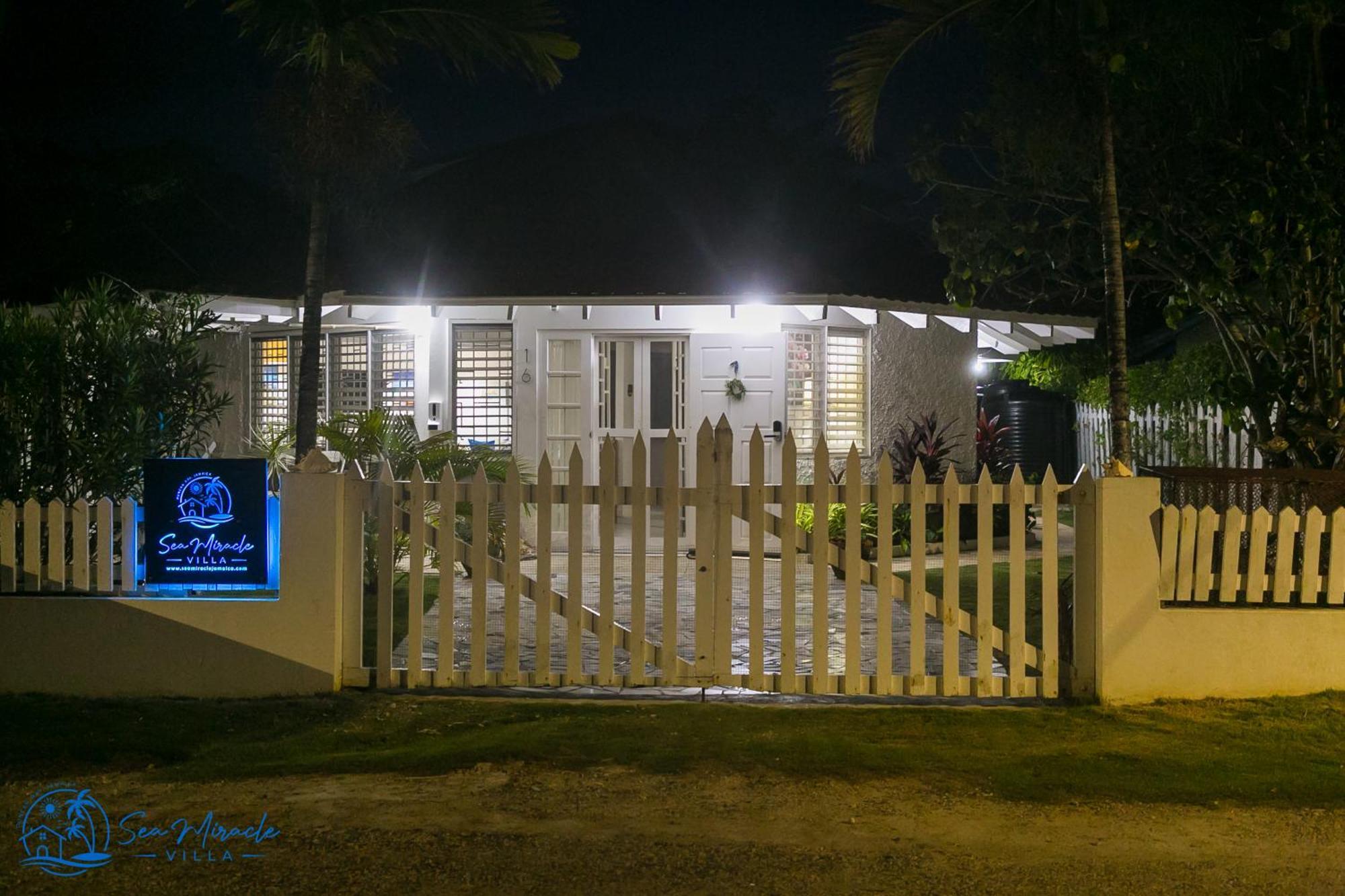 Sea Miracle Villa/Beach Cottage Silver Sands Ngoại thất bức ảnh